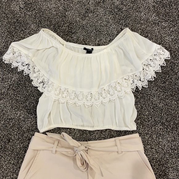 Crop top - Picture 2 of 3